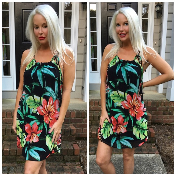 Dresses & Skirts - LAST 1! 💕! ❤️ Black Floral Tropical 🌴 Dress!